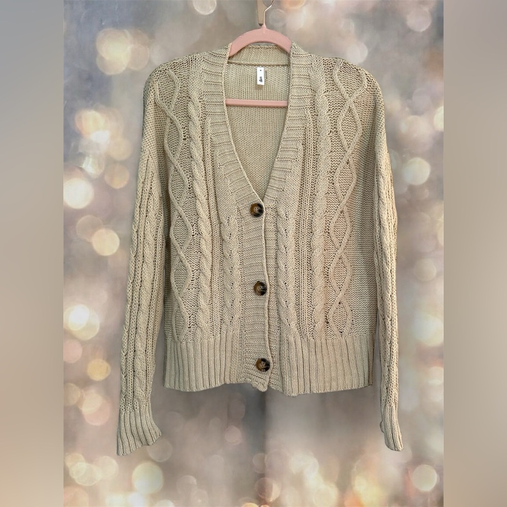 Glam Brand M Cream Cable Knit sweater - Picture 7 of 9